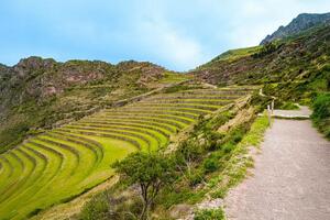 DÍA 4 – CUSCO | VALLE SAGRADO: PISAC Y OLLANTAYTAMBO | AGUAS CALIENTES