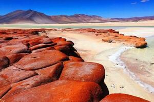 DÍA 10 – SAN PEDRO DE ATACAMA | PIEDRAS ROJAS Y LAGUNAS ALTIPLÁNICAS | CALAMA | SANTIAGO